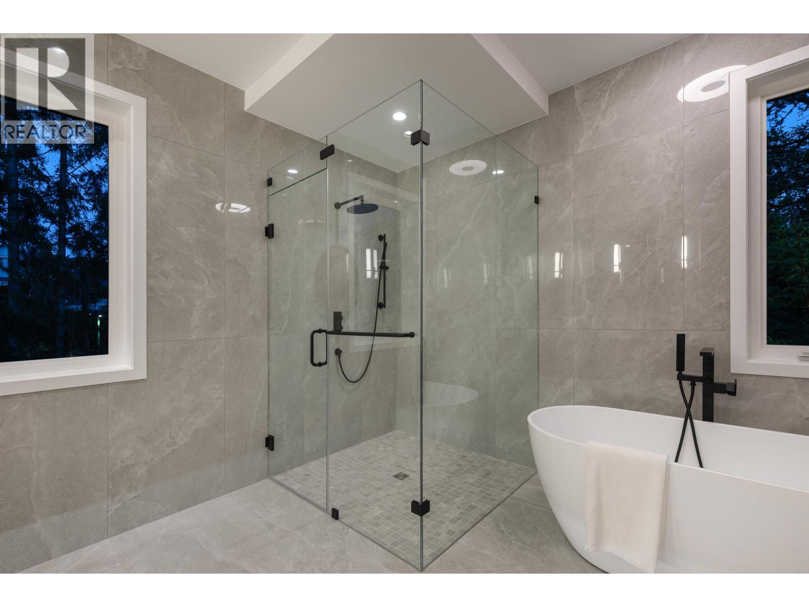 1486 Coast Meridian Road, Coquitlam, British Columbia  V3E 0C4 - Photo 27 - R3076740