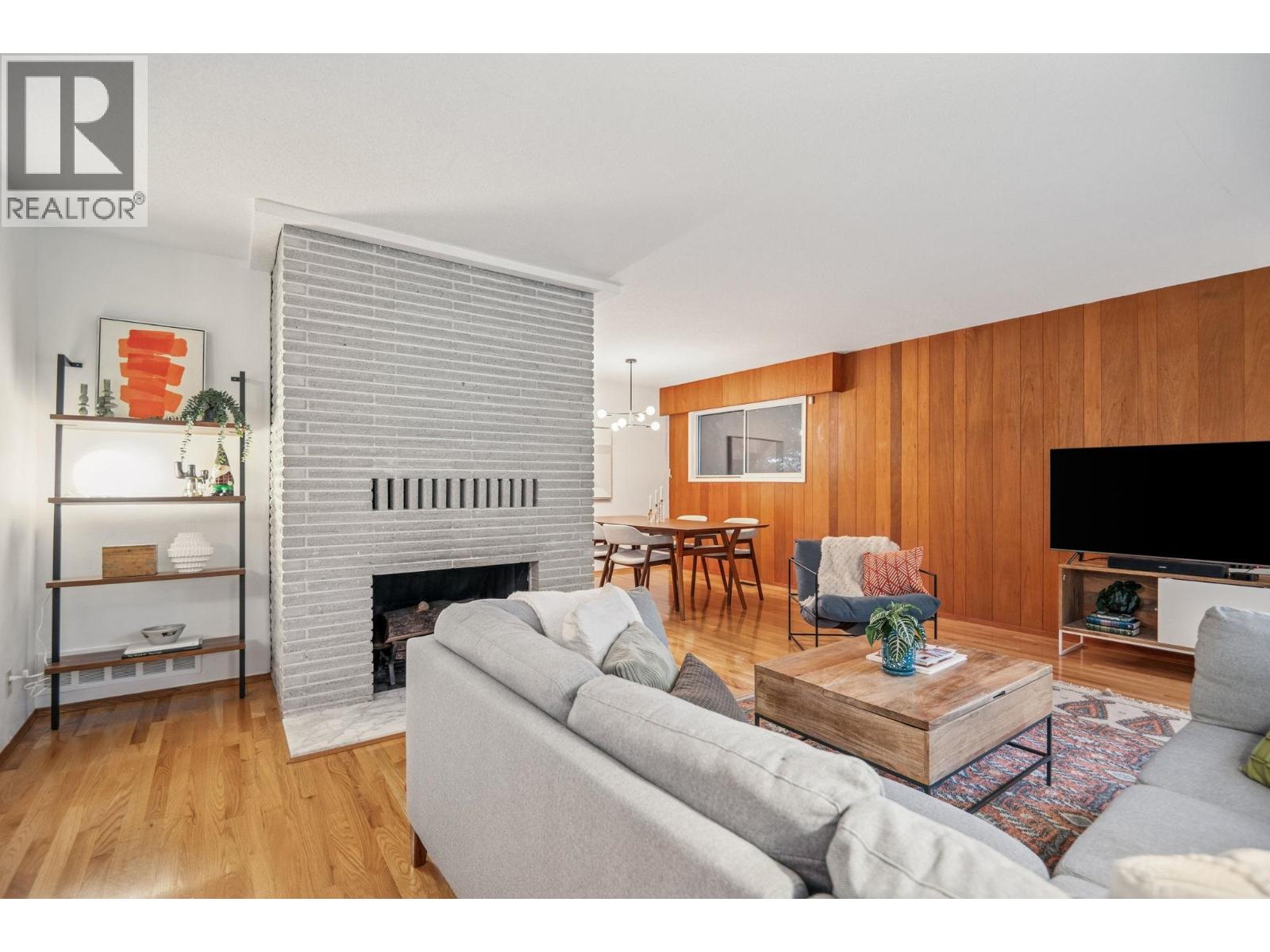 2174 Hoskins Road, North Vancouver, British Columbia V7J 3A3 - Photo 5 - R3076750