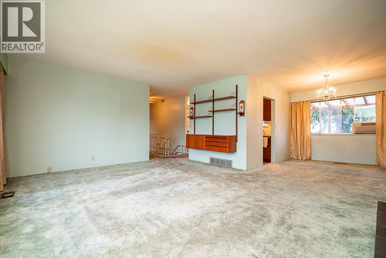 2159 Centennial Avenue, Port Coquitlam, British Columbia V3B 2E4 - Photo 5 - R3076779