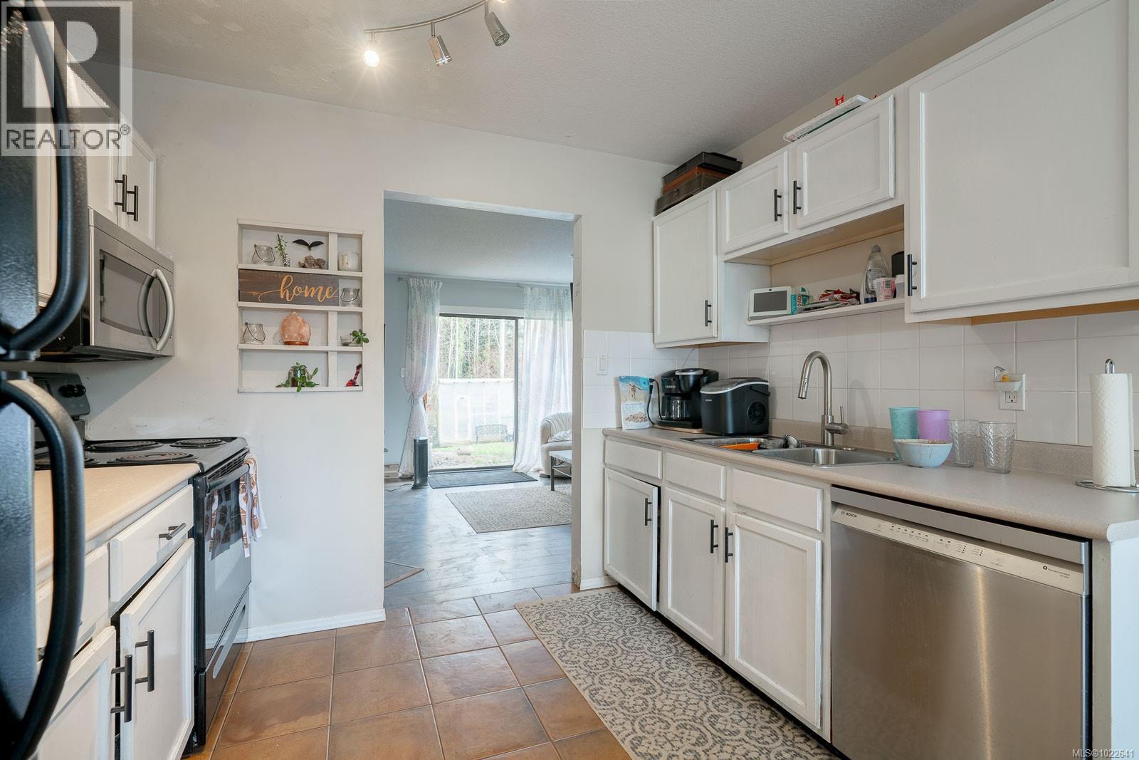 5858/5856 Annsobel Cir, Nanaimo, British Columbia  V9V 1E1 - Photo 15 - 1022641