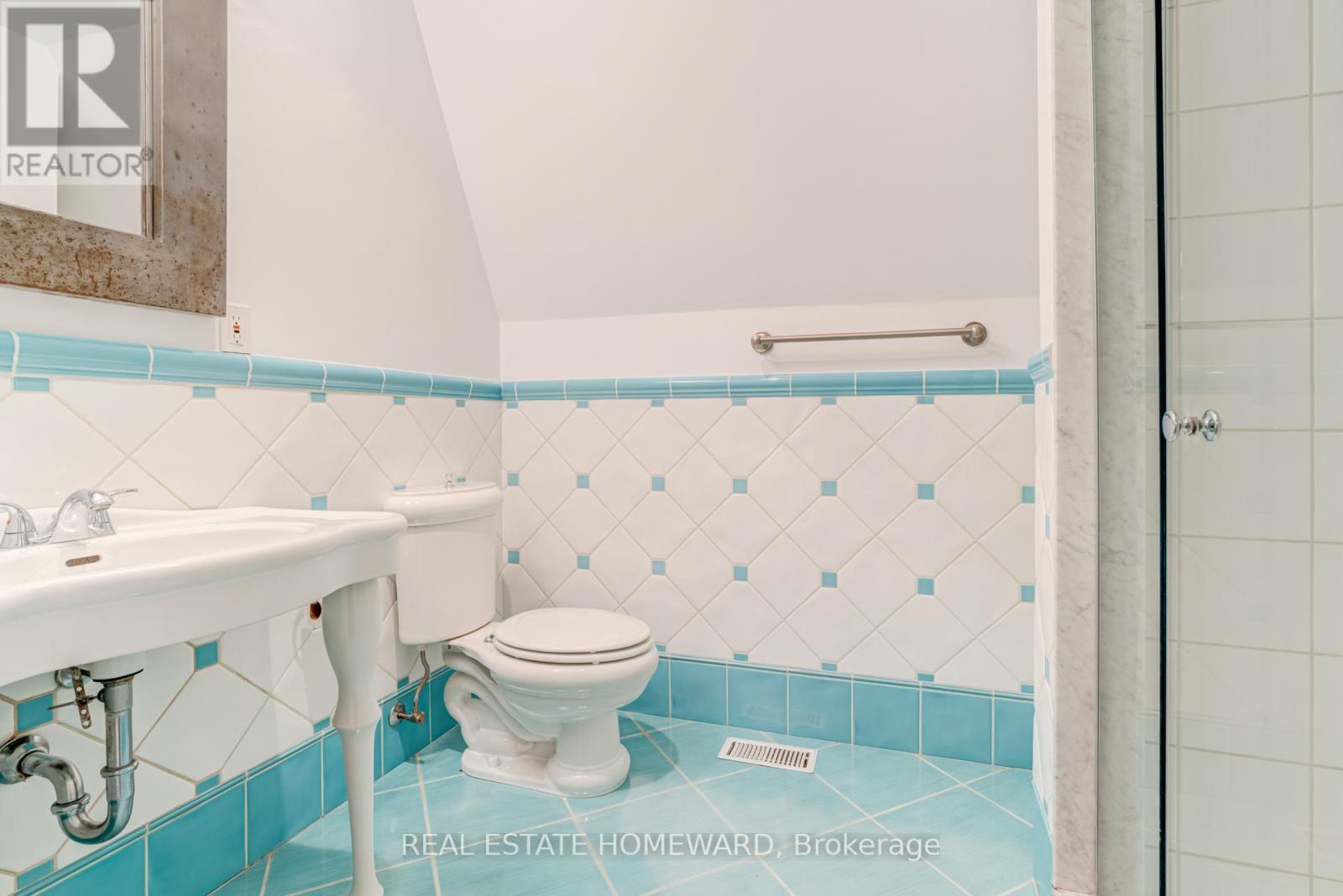 12 A Admiral Road, Toronto, Ontario  M5R 2L5 - Photo 20 - C12670210