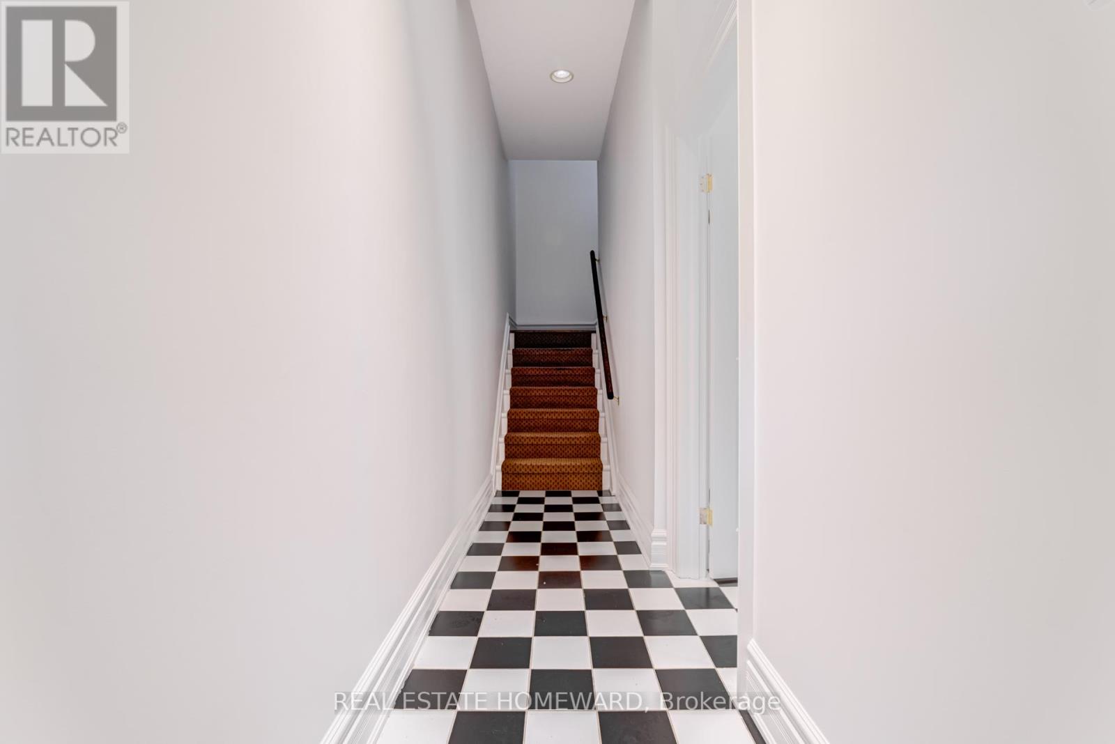 12 A Admiral Road, Toronto, Ontario  M5R 2L5 - Photo 3 - C12670210