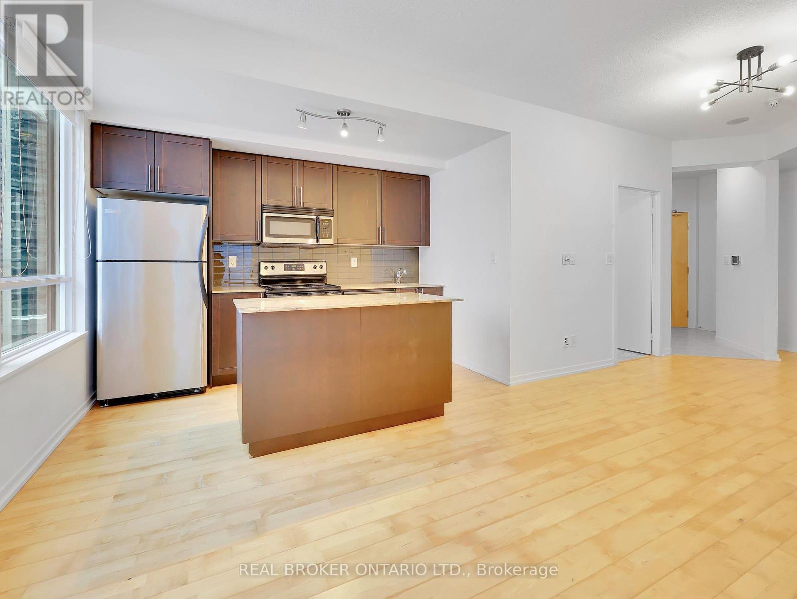 1704 - 55 Bremner Boulevard, Toronto, Ontario  M5J 0A6 - Photo 15 - C12670218