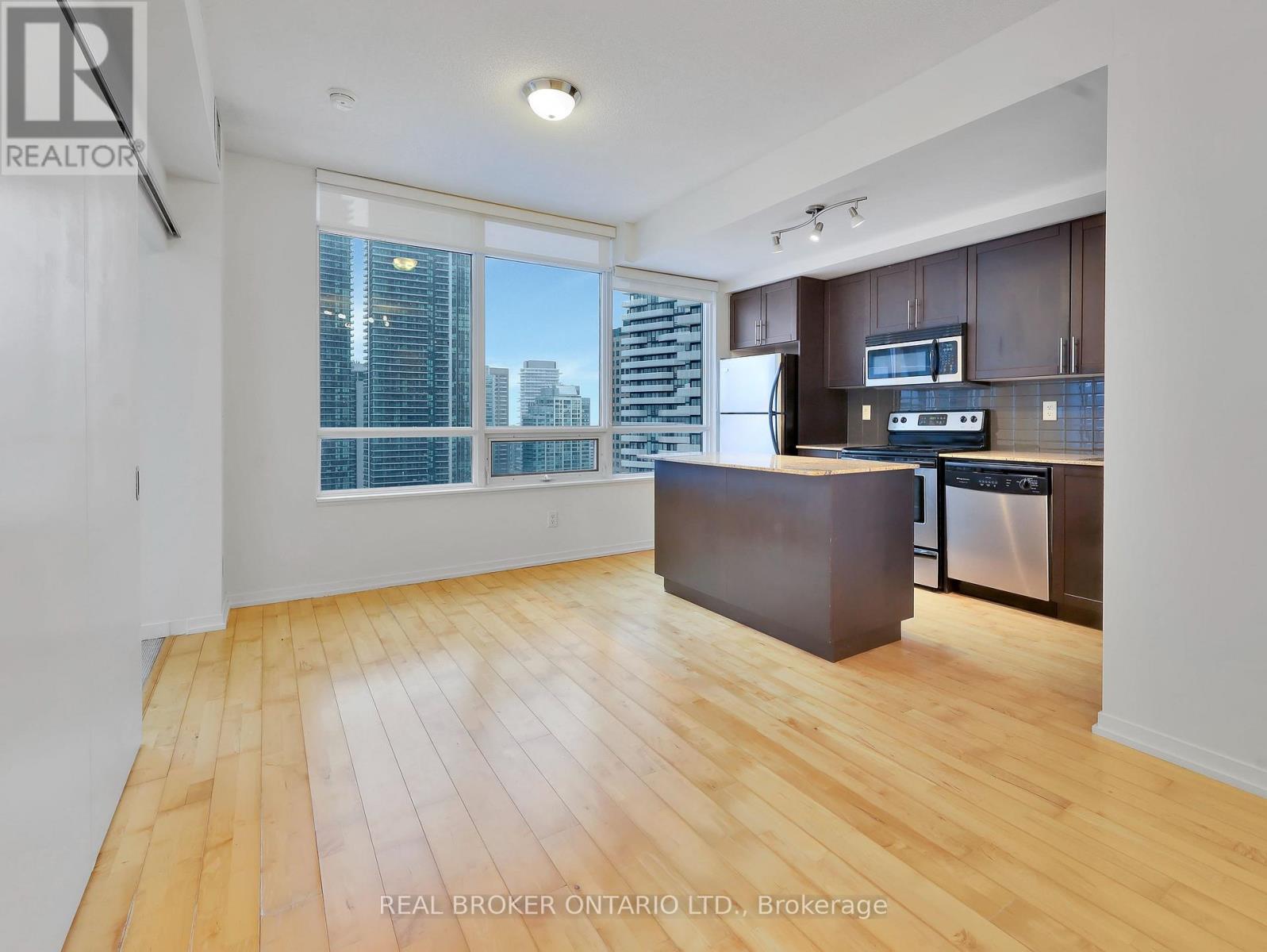 1704 - 55 Bremner Boulevard, Toronto, Ontario  M5J 0A6 - Photo 18 - C12670218