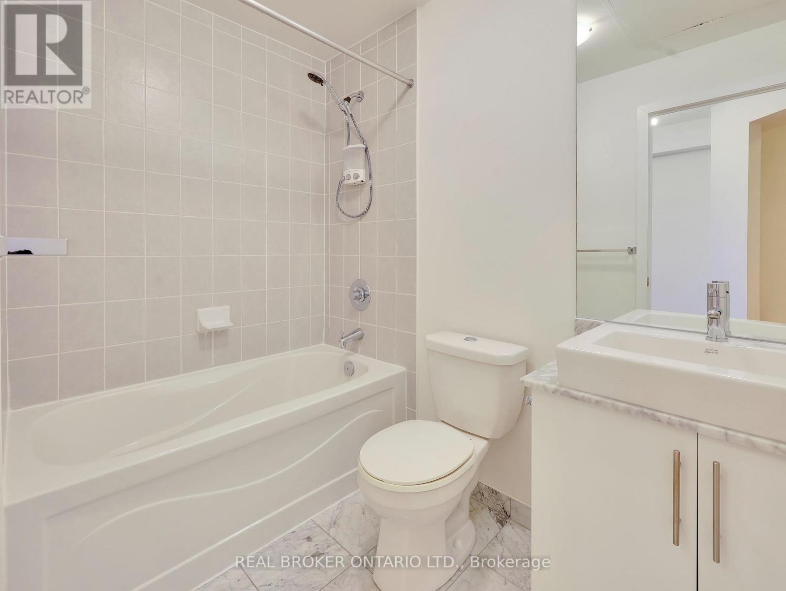 1704 - 55 Bremner Boulevard, Toronto, Ontario  M5J 0A6 - Photo 19 - C12670218