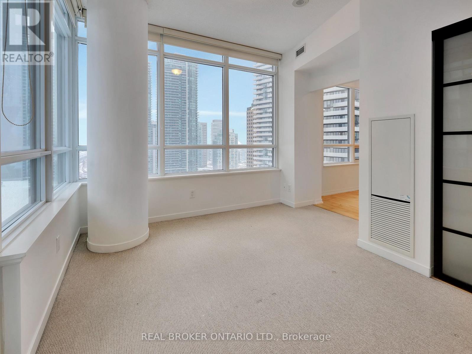 1704 - 55 Bremner Boulevard, Toronto, Ontario  M5J 0A6 - Photo 21 - C12670218