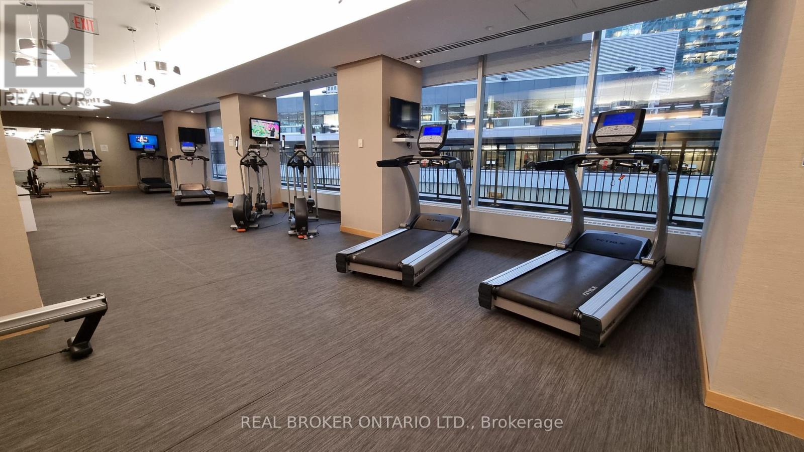 1704 - 55 Bremner Boulevard, Toronto, Ontario  M5J 0A6 - Photo 6 - C12670218