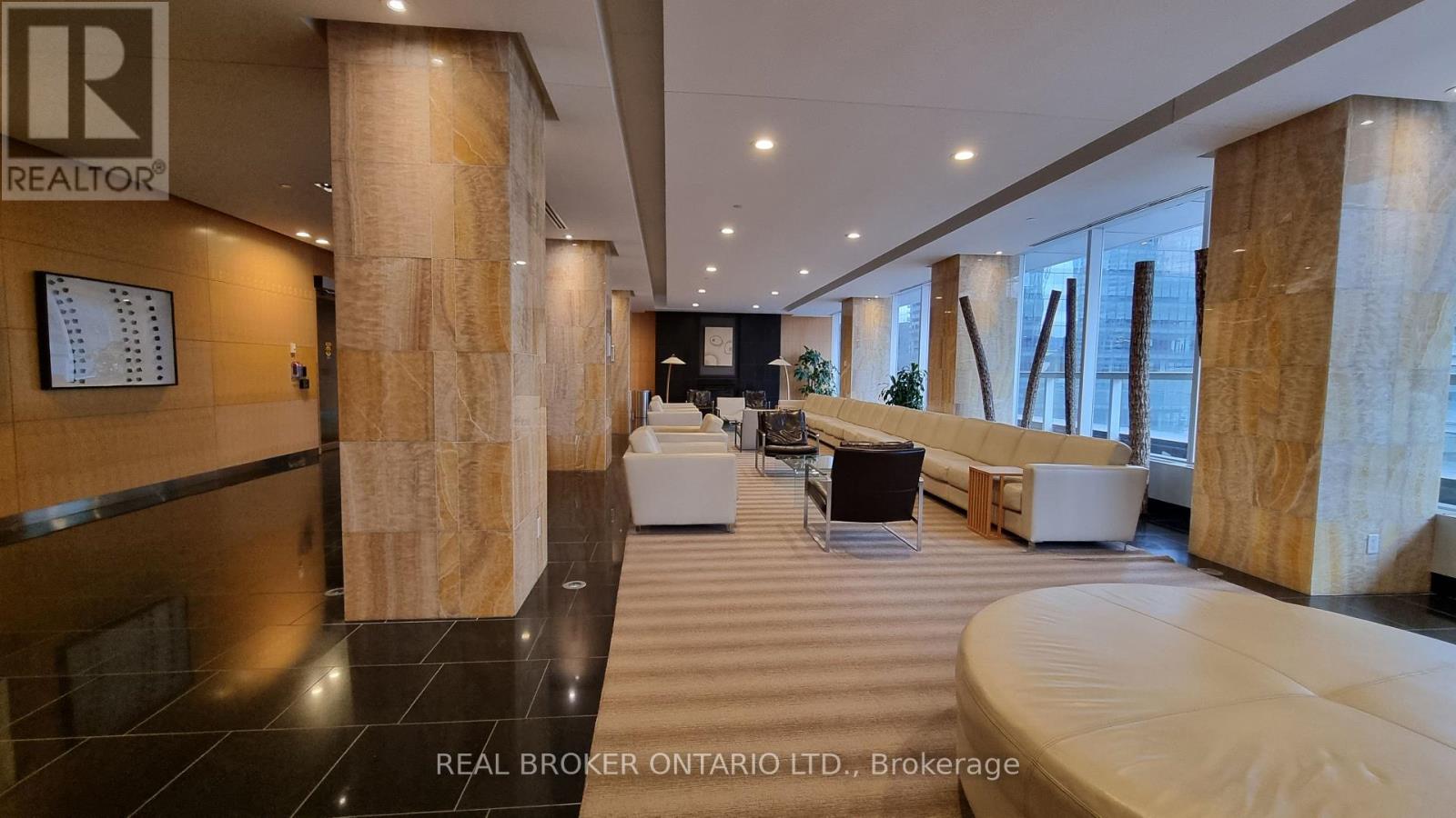 1704 - 55 Bremner Boulevard, Toronto, Ontario  M5J 0A6 - Photo 9 - C12670218