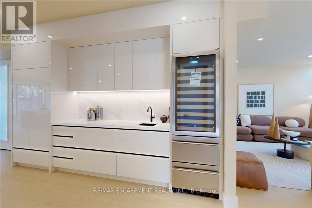 28 Dunsmore Gardens, Toronto, Ontario  M3H 3M2 - Photo 14 - C12670238