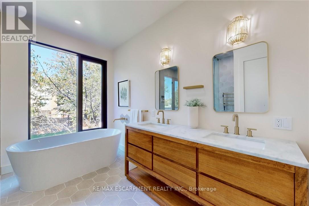 28 Dunsmore Gardens, Toronto, Ontario  M3H 3M2 - Photo 24 - C12670238