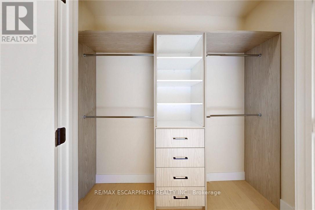 28 Dunsmore Gardens, Toronto, Ontario  M3H 3M2 - Photo 29 - C12670238