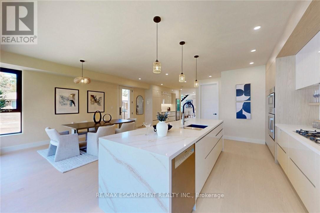 28 Dunsmore Gardens, Toronto, Ontario  M3H 3M2 - Photo 7 - C12670238