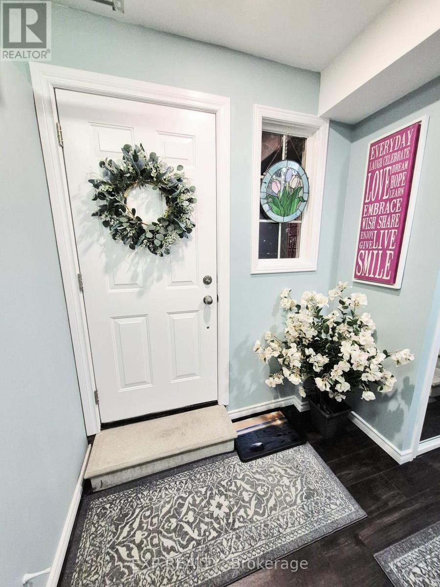 40 Stammers Drive, Ajax, Ontario  L1T 0L2 - Photo 1 - E12670200