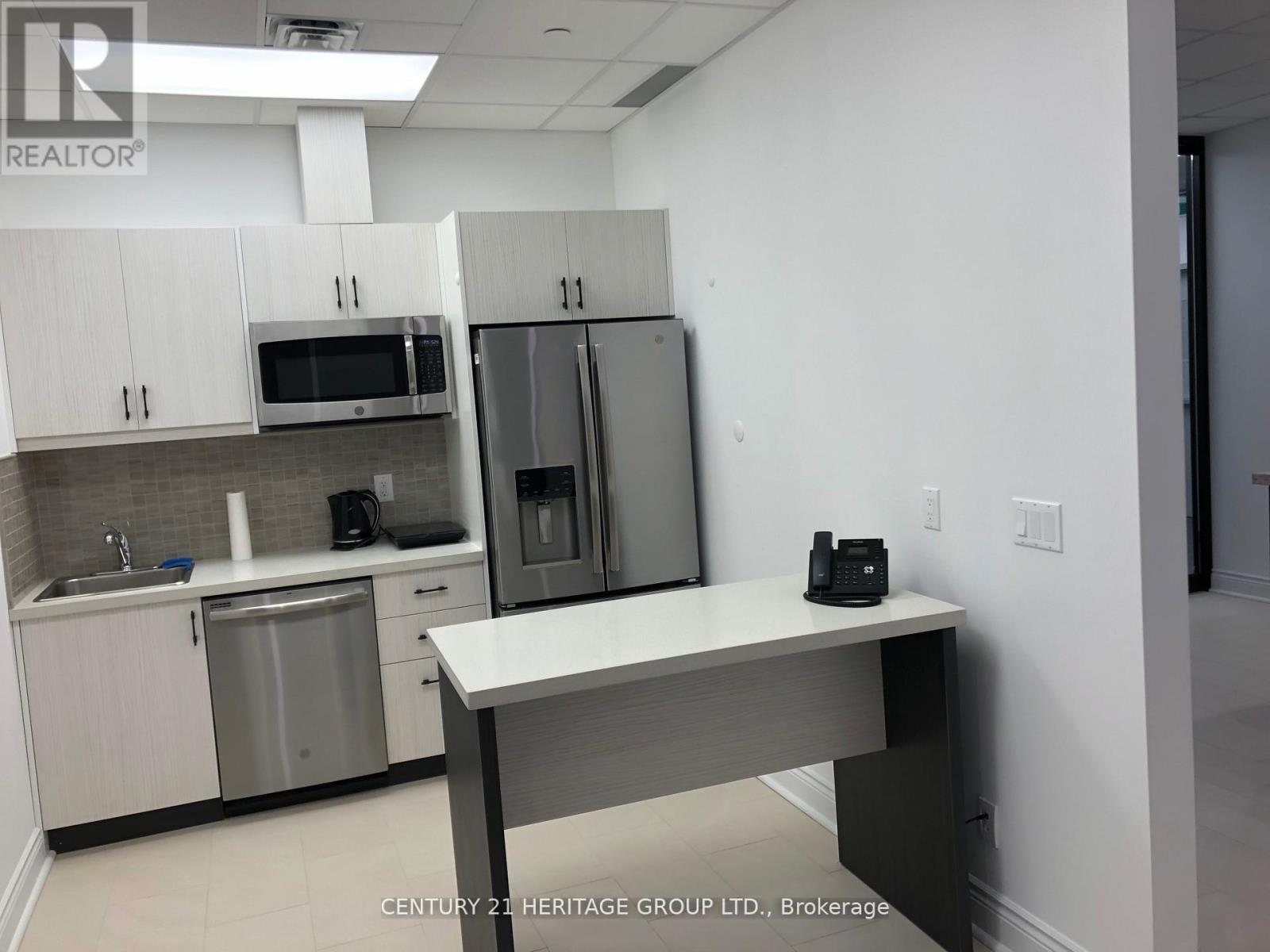 208 - 2875 14th Avenue, Markham, Ontario  L3R 0H9 - Photo 5 - N12670196