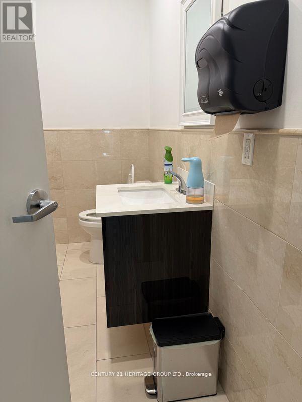 208 - 2875 14th Avenue, Markham, Ontario  L3R 0H9 - Photo 8 - N12670196