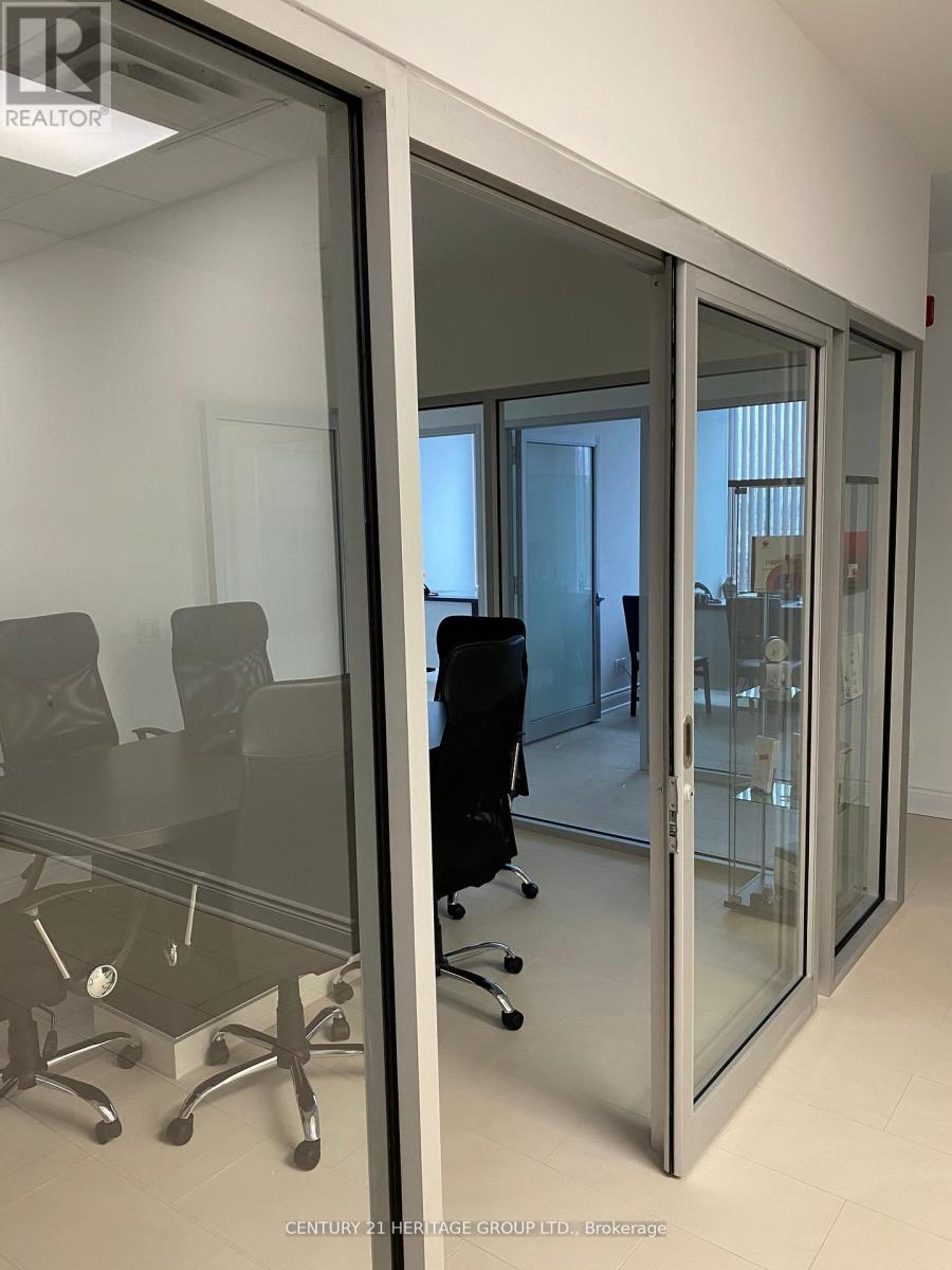 208 - 2875 14th Avenue, Markham, Ontario  L3R 0H9 - Photo 9 - N12670196