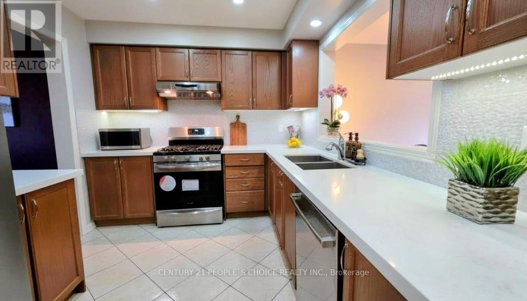 500 Sixteen Mile Drive, Oakville, Ontario  L6M 0R2 - Photo 6 - W12663404