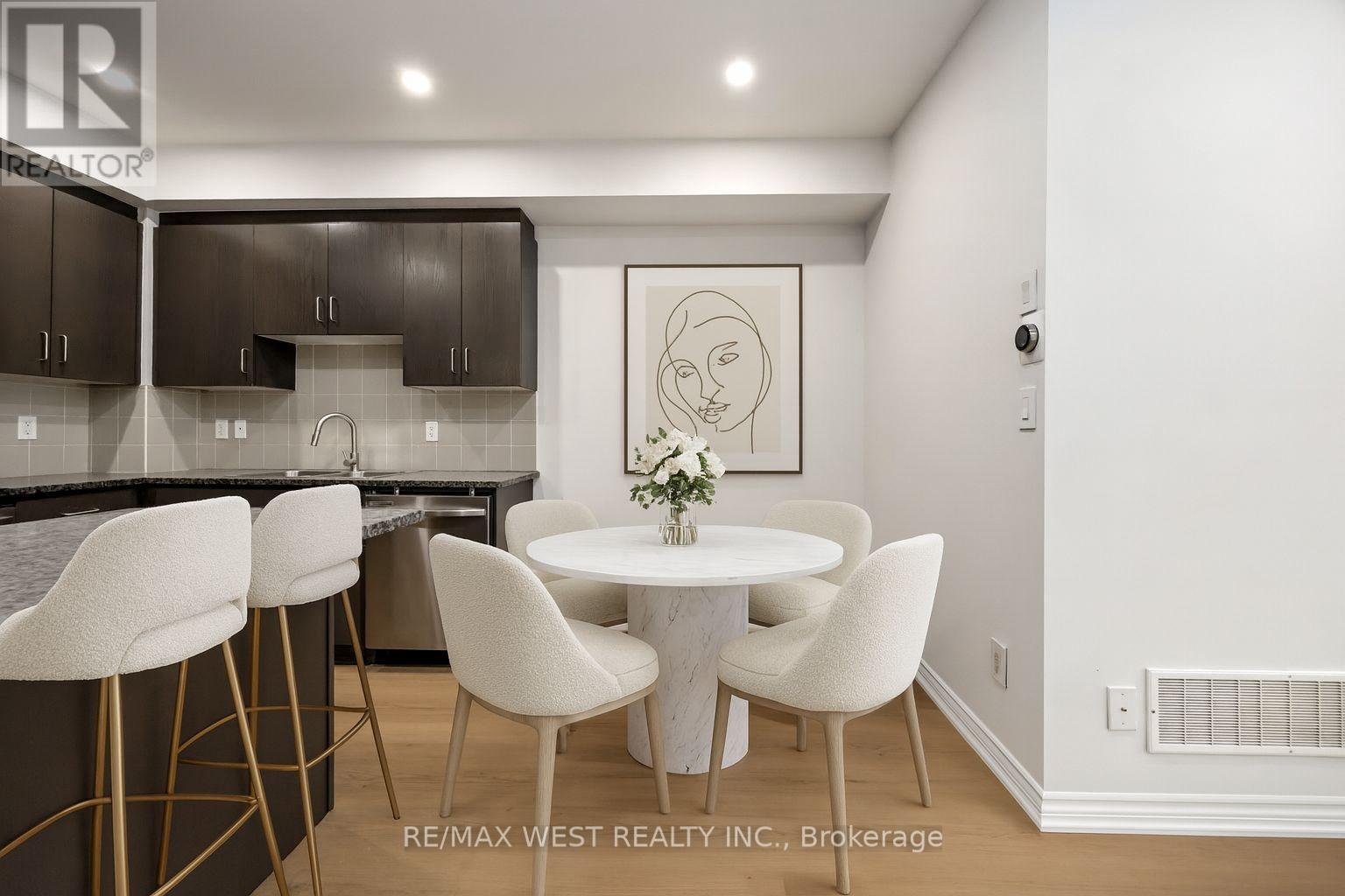 120 - 11 Applewood Lane, Toronto, Ontario  M9C 0C1 - Photo 3 - W12670216