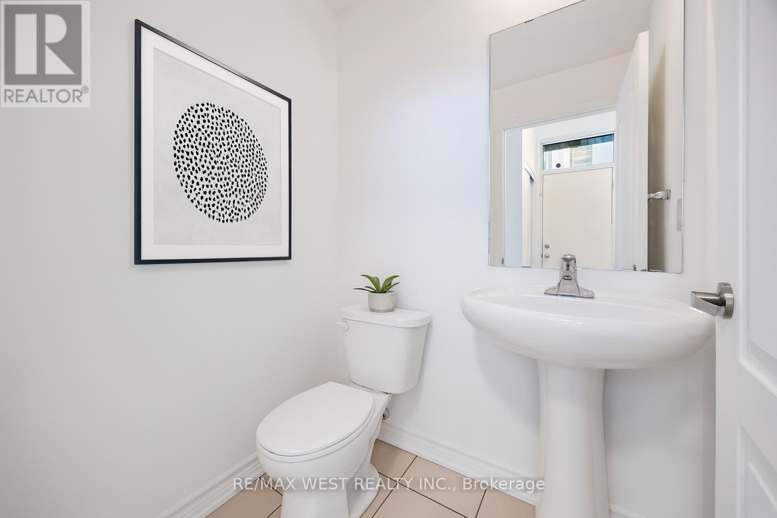 120 - 11 Applewood Lane, Toronto, Ontario  M9C 0C1 - Photo 9 - W12670216