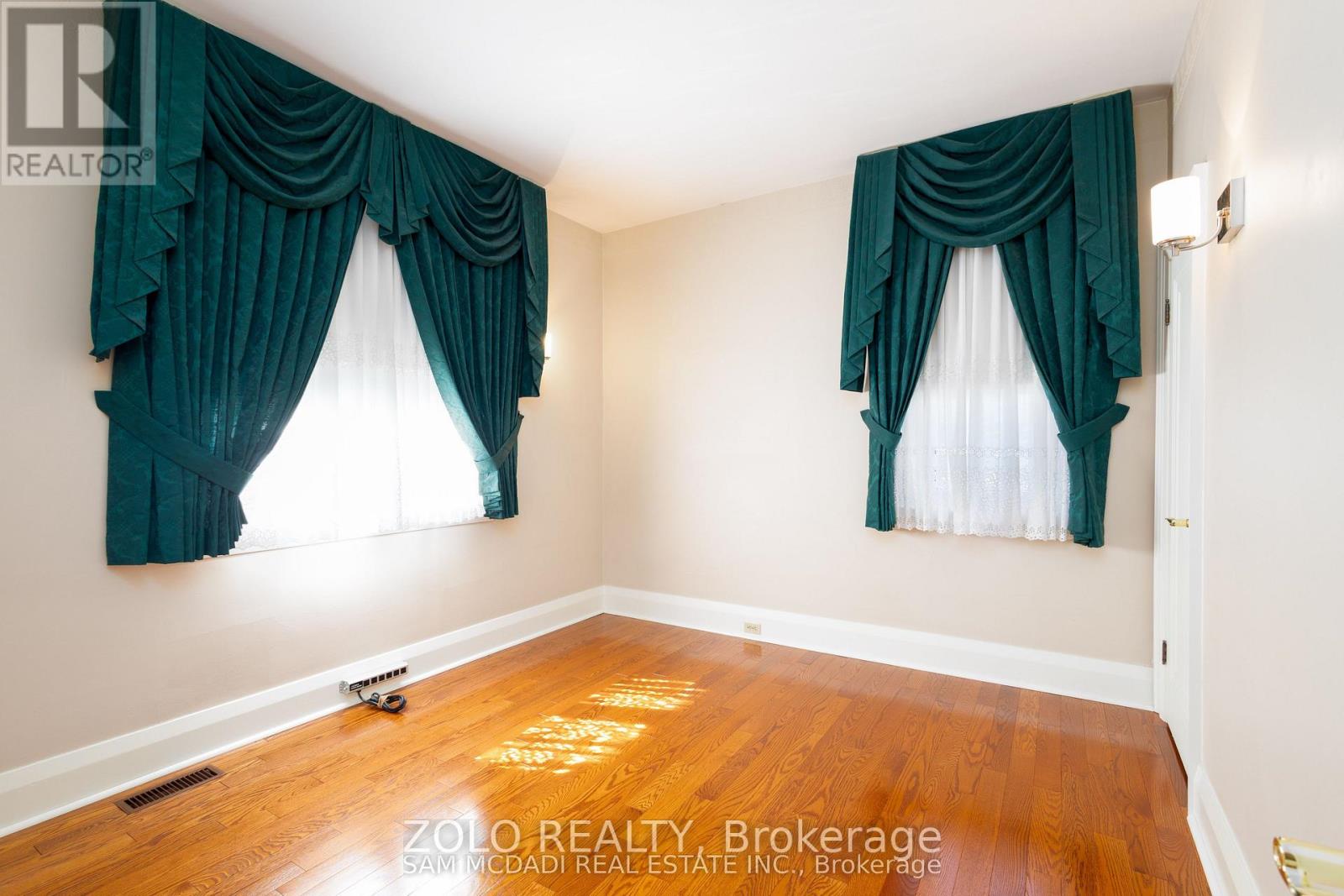 Main - 469 Evans Avenue, Toronto, Ontario  M8W 2T6 - Photo 6 - W12670230