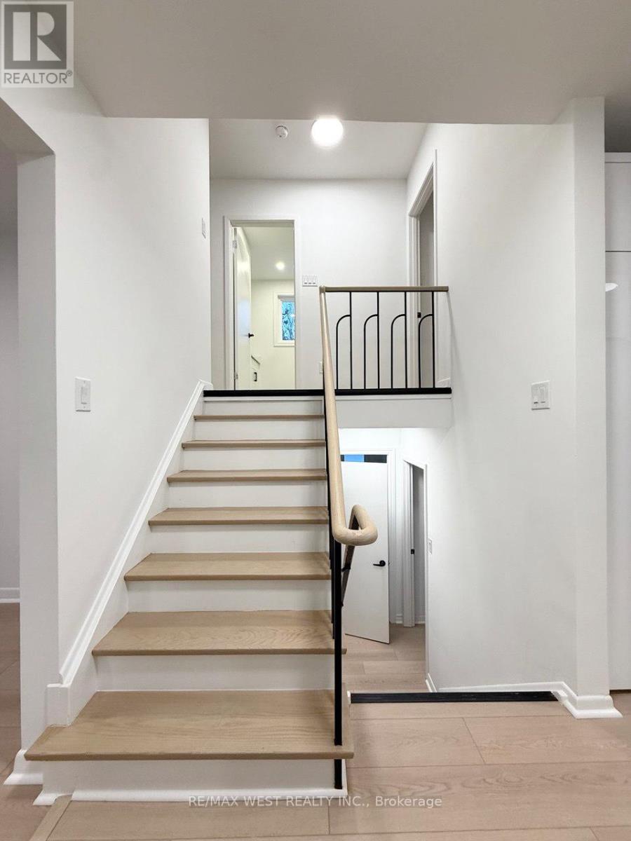 177 Patricia Avenue, Toronto, Ontario  M2M 1J6 - Photo 5 - C12669058