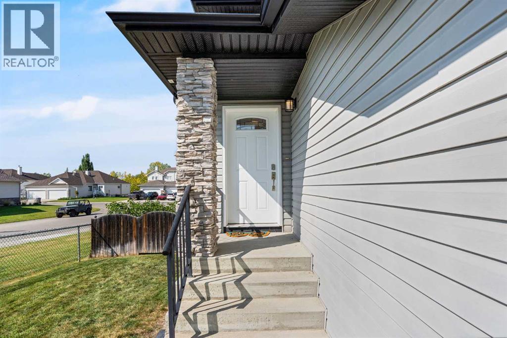 201 Crystalridge Rise, Okotoks, Alberta  T1S 1W6 - Photo 4 - A2277526