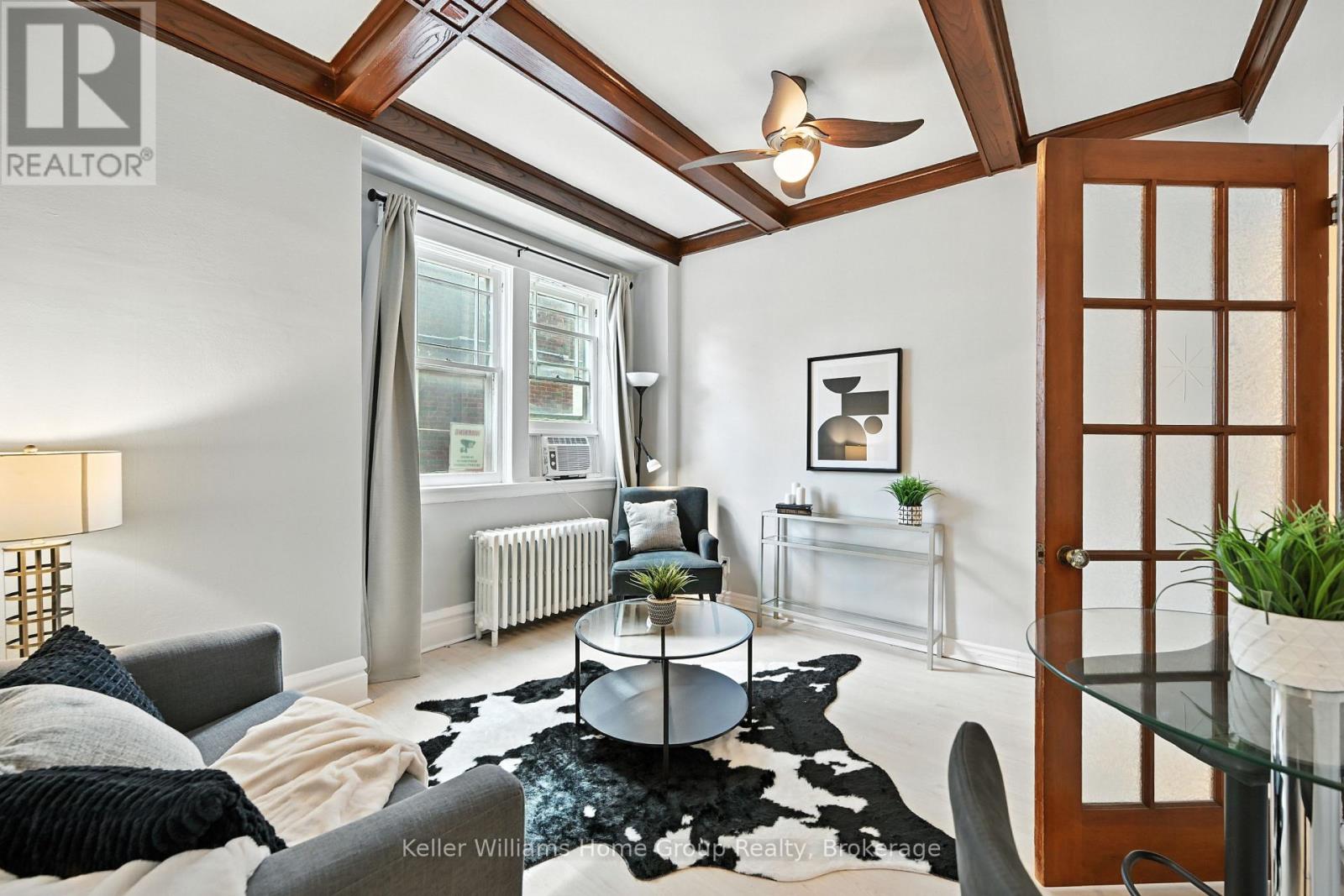 1047 Main Street E, Hamilton, Ontario  L8M 1N5 - Photo 11 - X12670316