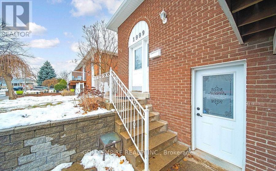 Lower Unit - 1999 Carrera Lane, Mississauga, Ontario  L5J 1C6 - Photo 1 - W12670260