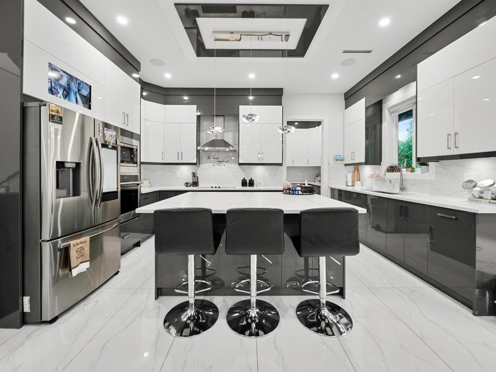 16158 96b Avenue, Surrey, British Columbia  V4N 5X2 - Photo 10 - R3076087