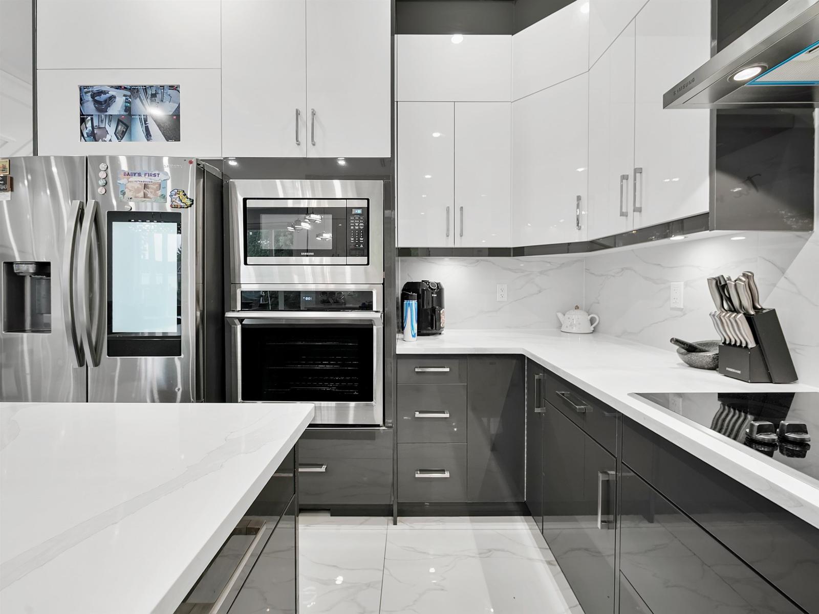 16158 96b Avenue, Surrey, British Columbia  V4N 5X2 - Photo 8 - R3076087