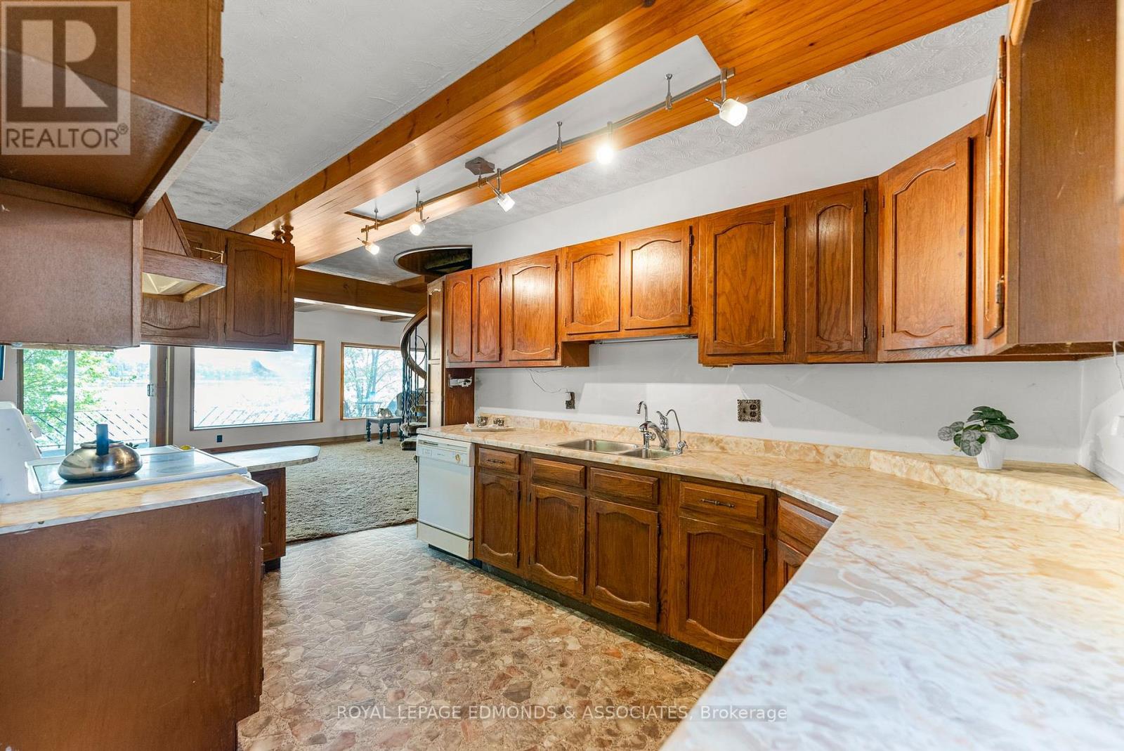 87 Cobble Stone Lane, Whitewater Region, Ontario  K0J 1K0 - Photo 13 - X12670296