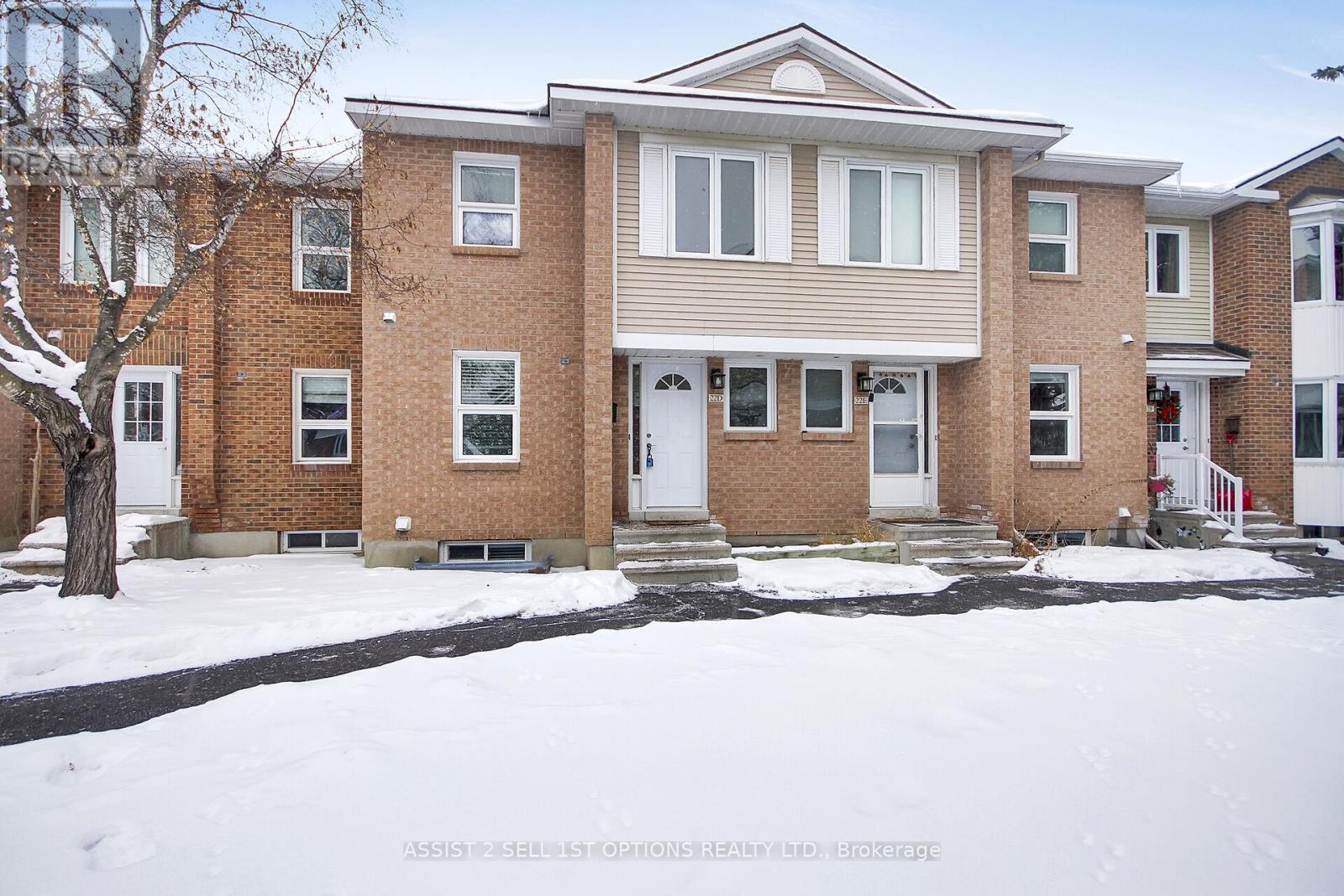 22 CASTLEBROOK LANE, Ottawa, Ontario