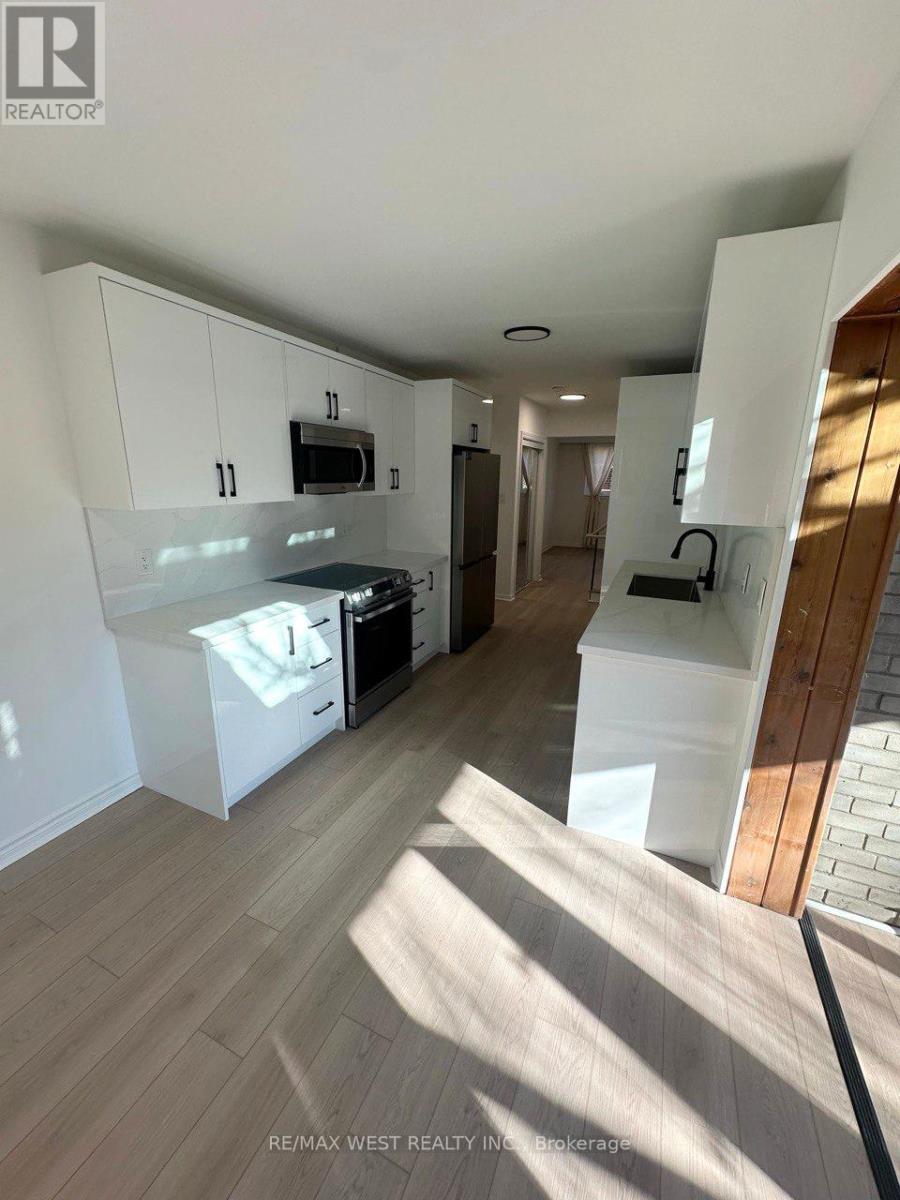 Main - 177 Patricia Avenue, Toronto, Ontario  M2M 1J6 - Photo 11 - C12665928