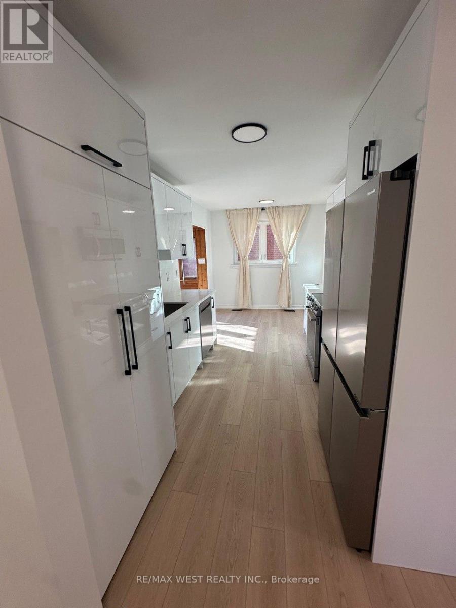 Main - 177 Patricia Avenue, Toronto, Ontario  M2M 1J6 - Photo 8 - C12665928