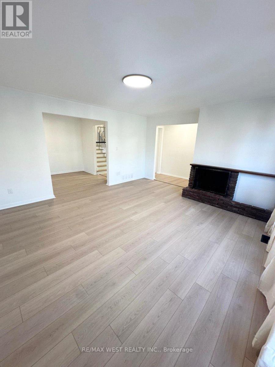 Main - 177 Patricia Avenue, Toronto, Ontario  M2M 1J6 - Photo 4 - C12665928