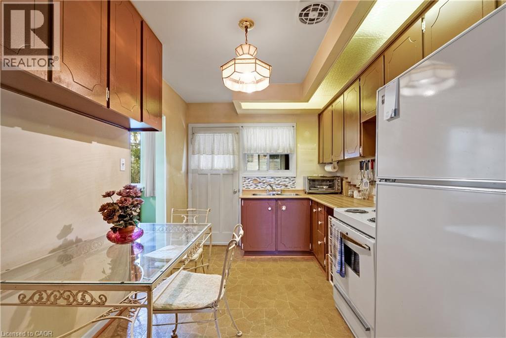 1394 Strathy Avenue, Mississauga, Ontario  L5E 2L3 - Photo 13 - 40788180