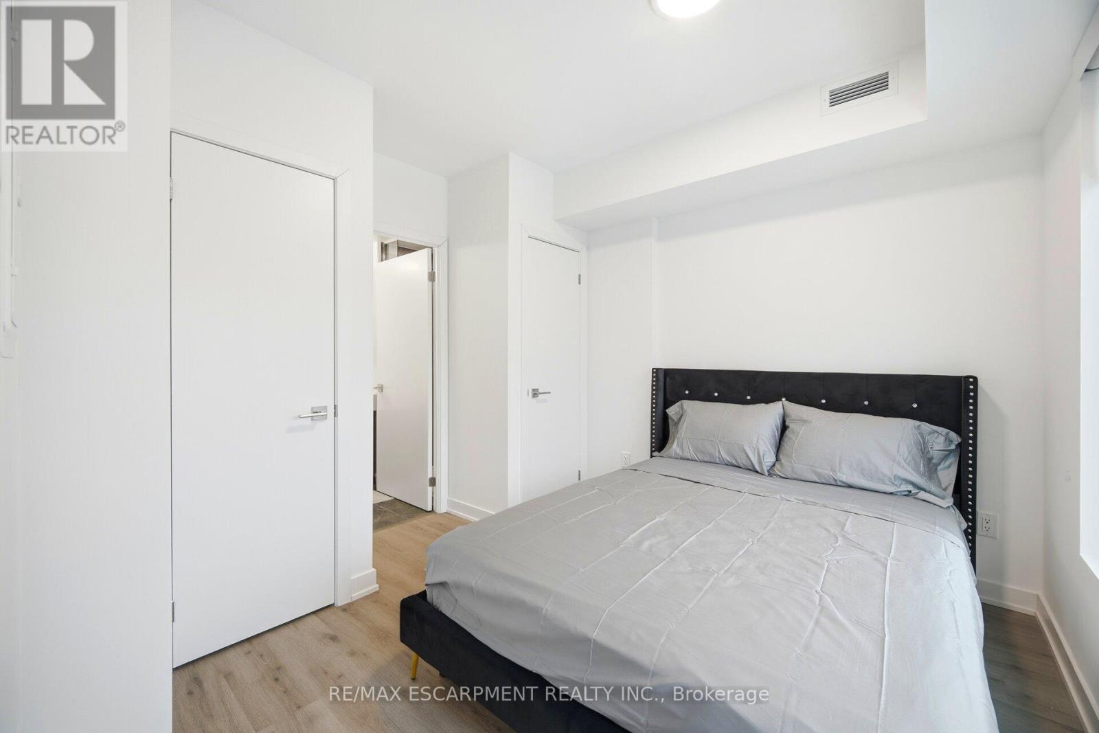 2715 - 252 Church Street, Toronto, Ontario  M5B 0E6 - Photo 18 - C12670278