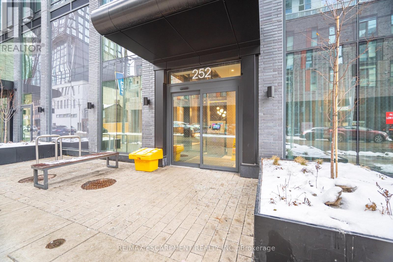 2715 - 252 Church Street, Toronto, Ontario  M5B 0E6 - Photo 3 - C12670278