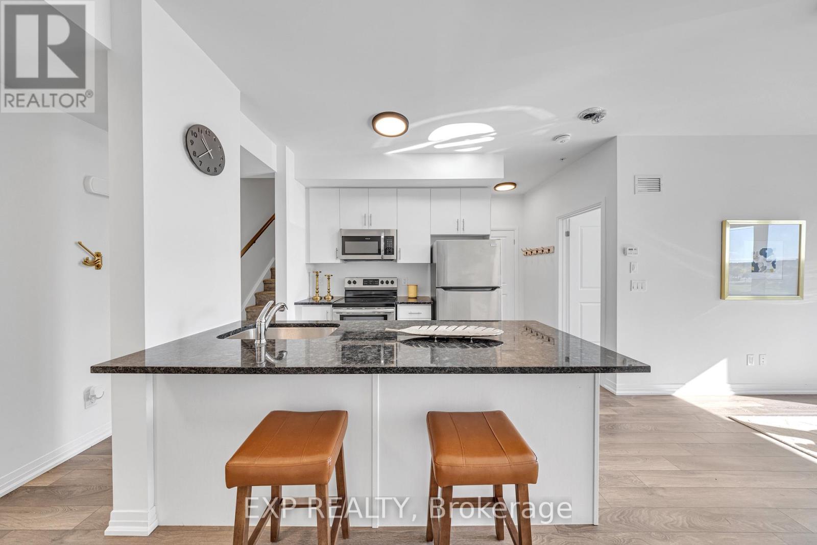 2635 William Jackson Drive, Pickering, Ontario  L1X 0L6 - Photo 2 - E12670274