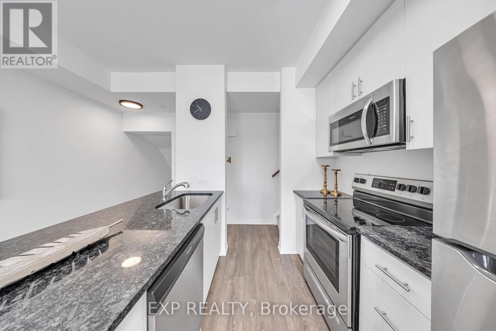 2635 William Jackson Drive, Pickering, Ontario  L1X 0L6 - Photo 3 - E12670274