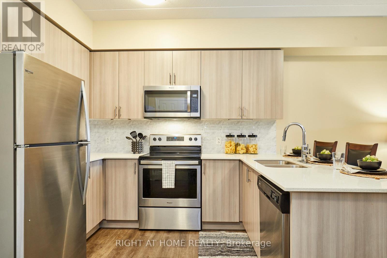 201 - 290 Liberty Street N, Clarington, Ontario  L1C 0V5 - Photo 10 - E12670280