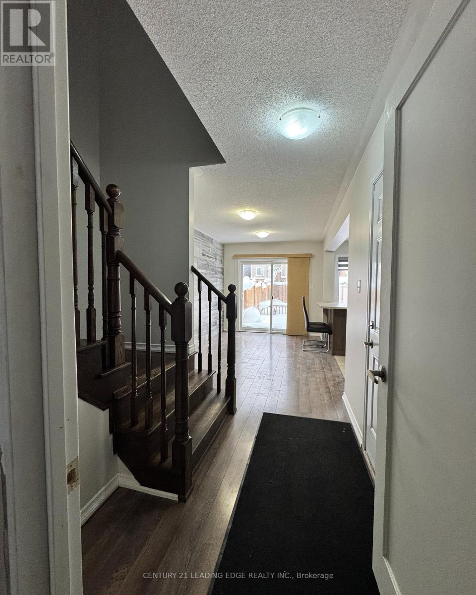 21 Robinson Street, Barrie, Ontario  L4N 3J1 - Photo 2 - S12670286