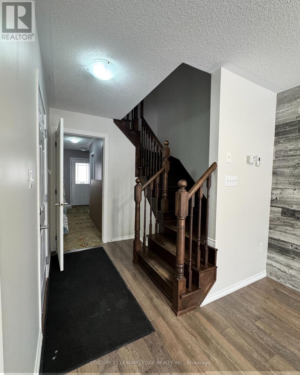 21 Robinson Street, Barrie, Ontario  L4N 3J1 - Photo 4 - S12670286