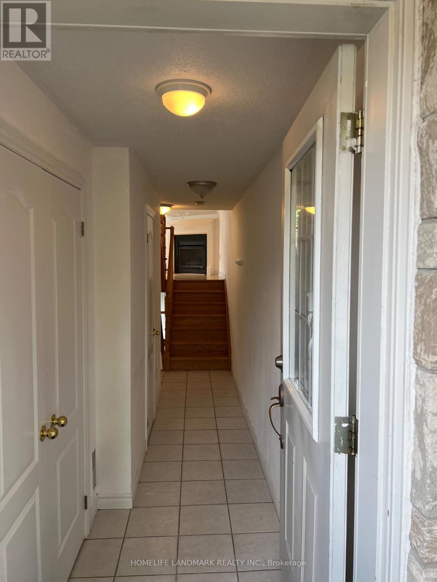 31 Rodeo Court, Toronto, Ontario  M2M 4M3 - Photo 2 - C12335916