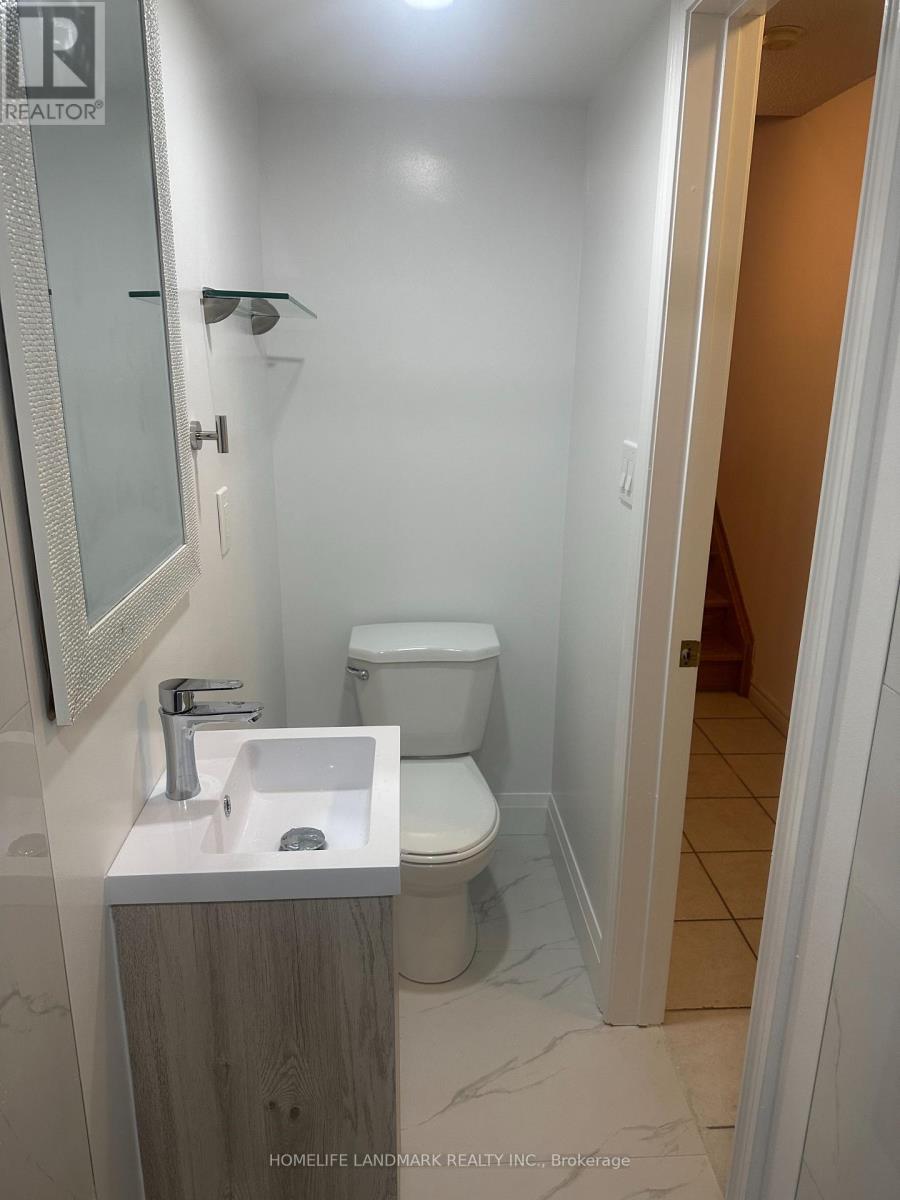 31 Rodeo Court, Toronto, Ontario  M2M 4M3 - Photo 3 - C12335916