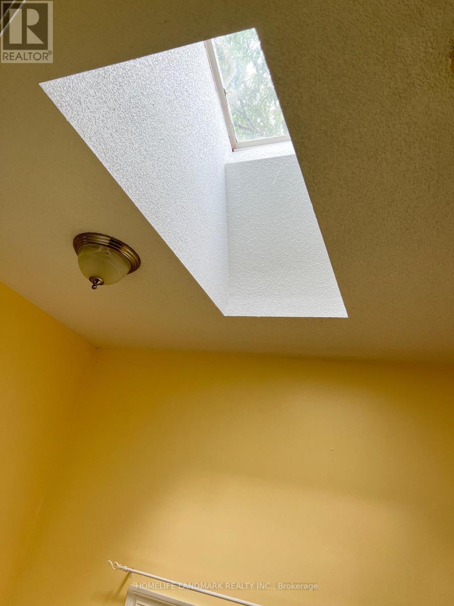 31 Rodeo Court, Toronto, Ontario  M2M 4M3 - Photo 12 - C12335916