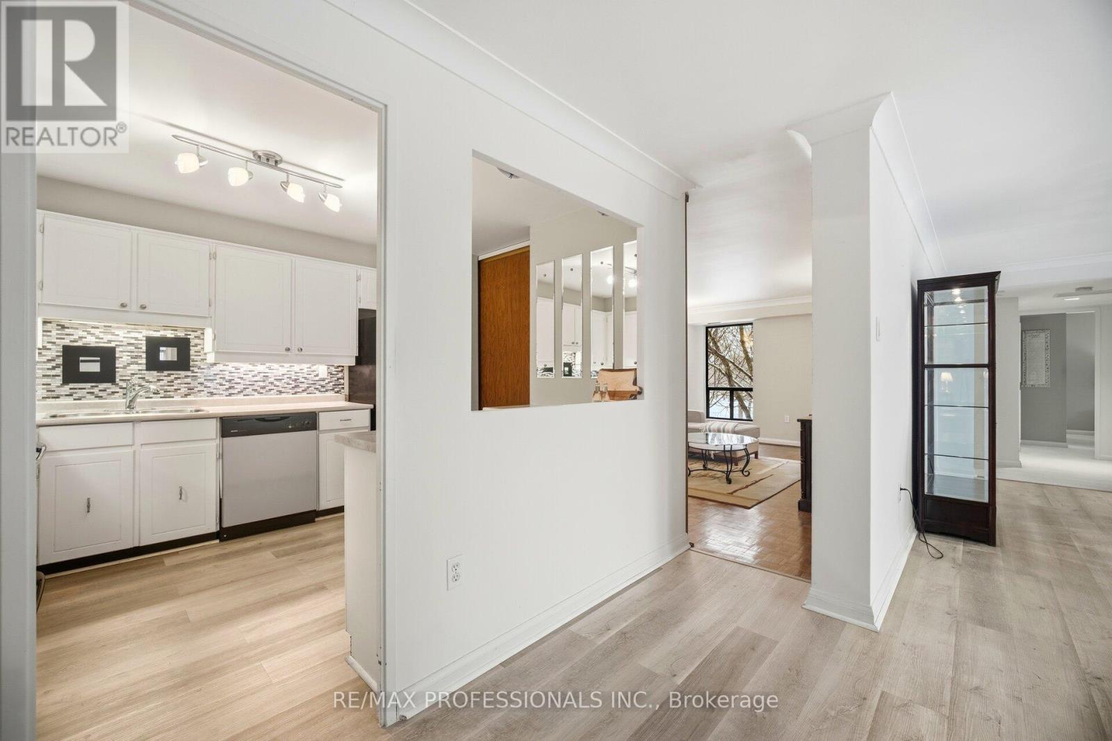 305 - 1400 Dixie Road, Mississauga, Ontario L5E 3E1 - Photo 13 - W12665844