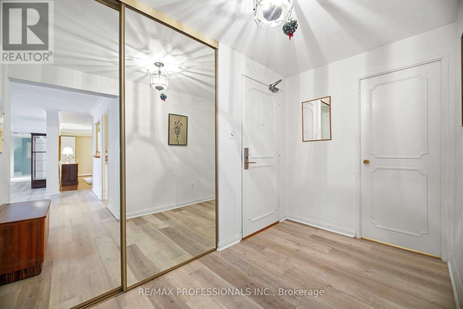 305 - 1400 Dixie Road, Mississauga, Ontario L5E 3E1 - Photo 5 - W12665844