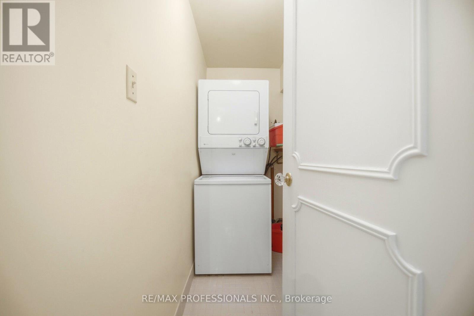 305 - 1400 Dixie Road, Mississauga, Ontario L5E 3E1 - Photo 27 - W12665844