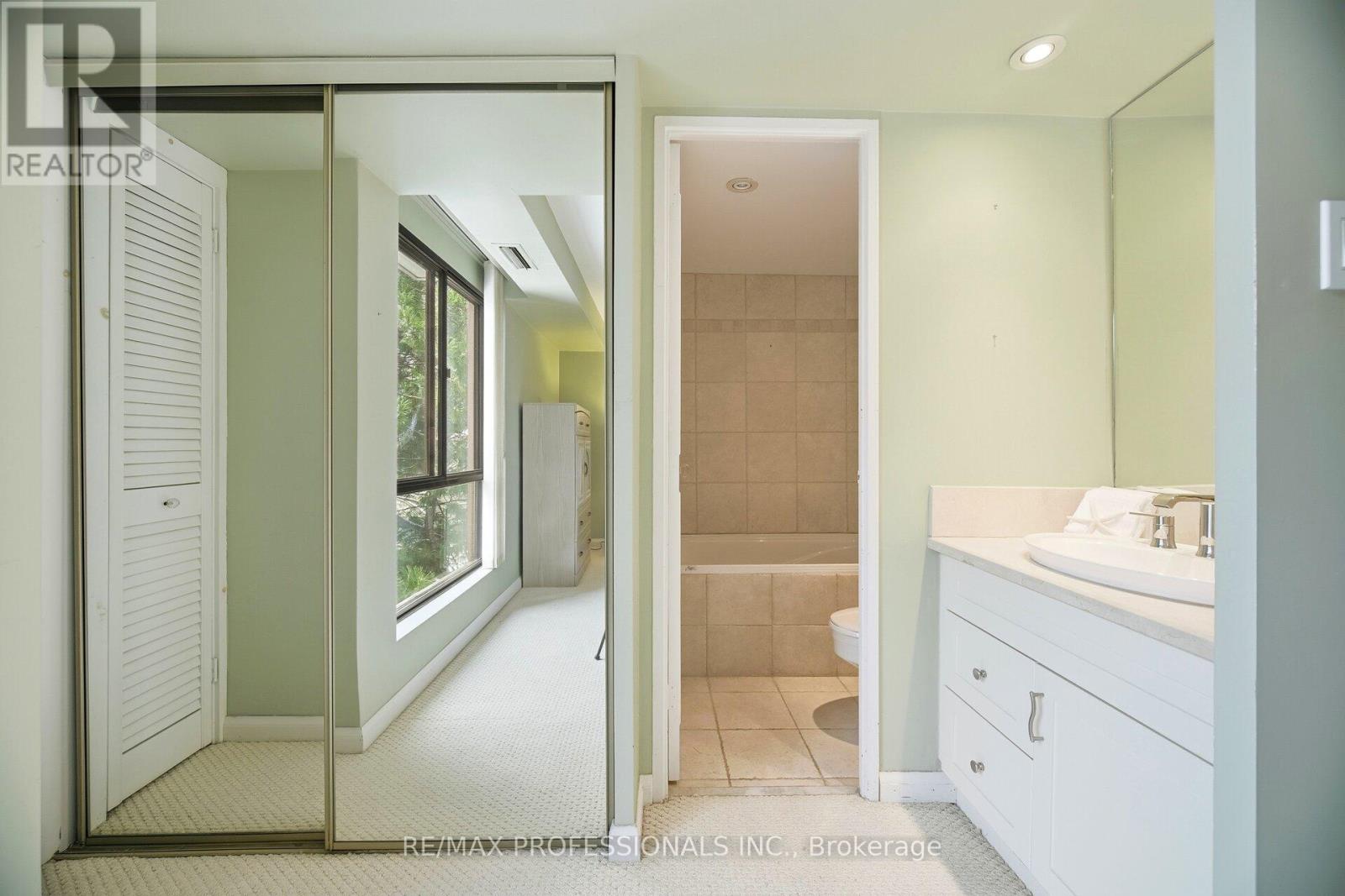 305 - 1400 Dixie Road, Mississauga, Ontario L5E 3E1 - Photo 24 - W12665844